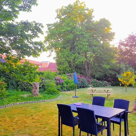 Проживание в семье 5minute Walk To Lego House - Private With Bathroom